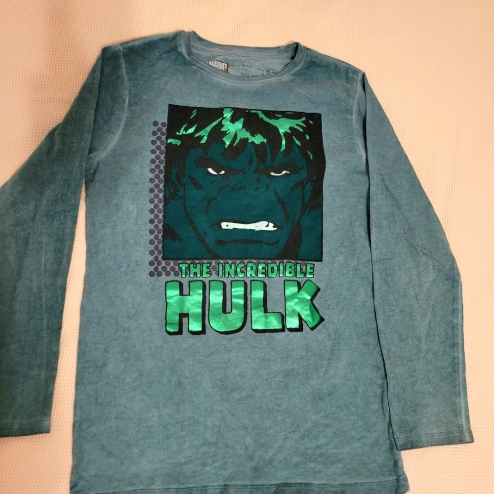 Size 10/12 boys logo shirt by Marvel Hulk
